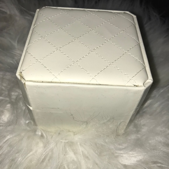 Brand new Ellen Tracy Watch - Picture 4 of 4